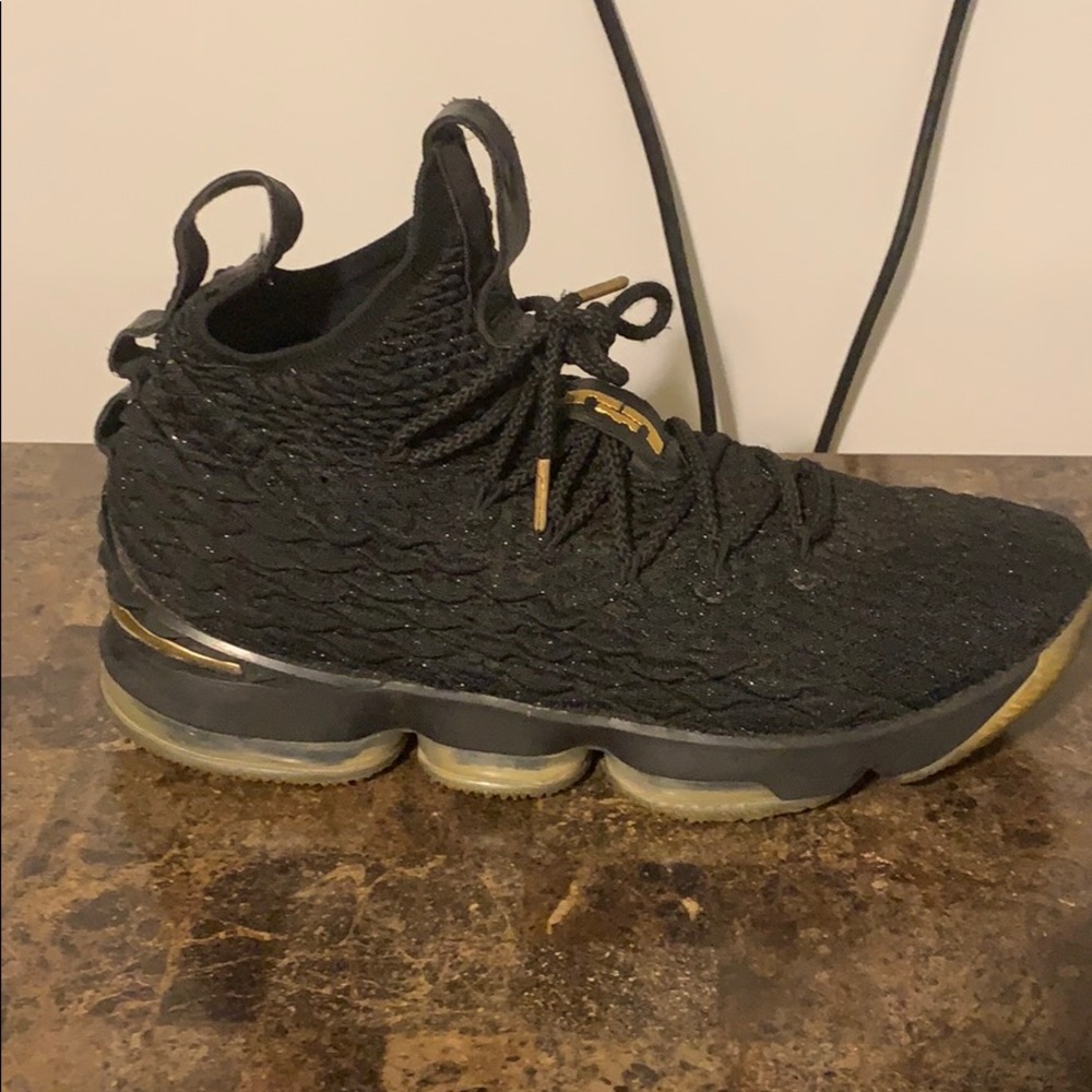 Shoe